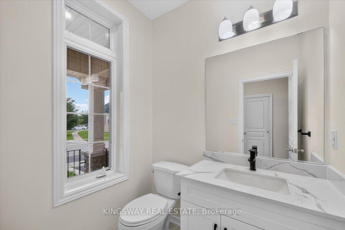 Photo 5 of 8 Monkton Circle, Brampton, Credit Valley — HOMEH
