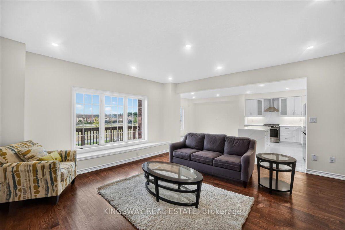 Photo 8 of 8 Monkton Circle, Brampton, Credit Valley — HOMEH