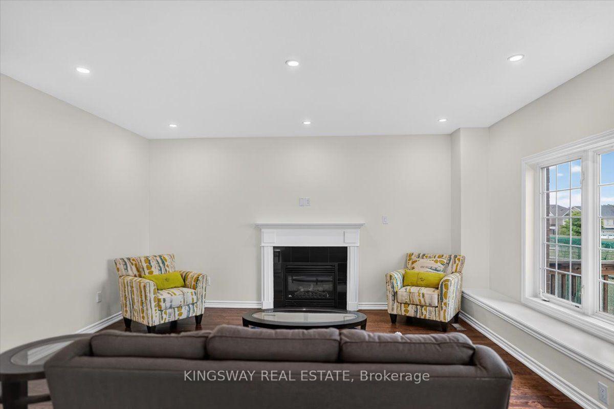 Photo 9 of 8 Monkton Circle, Brampton, Credit Valley — HOMEH