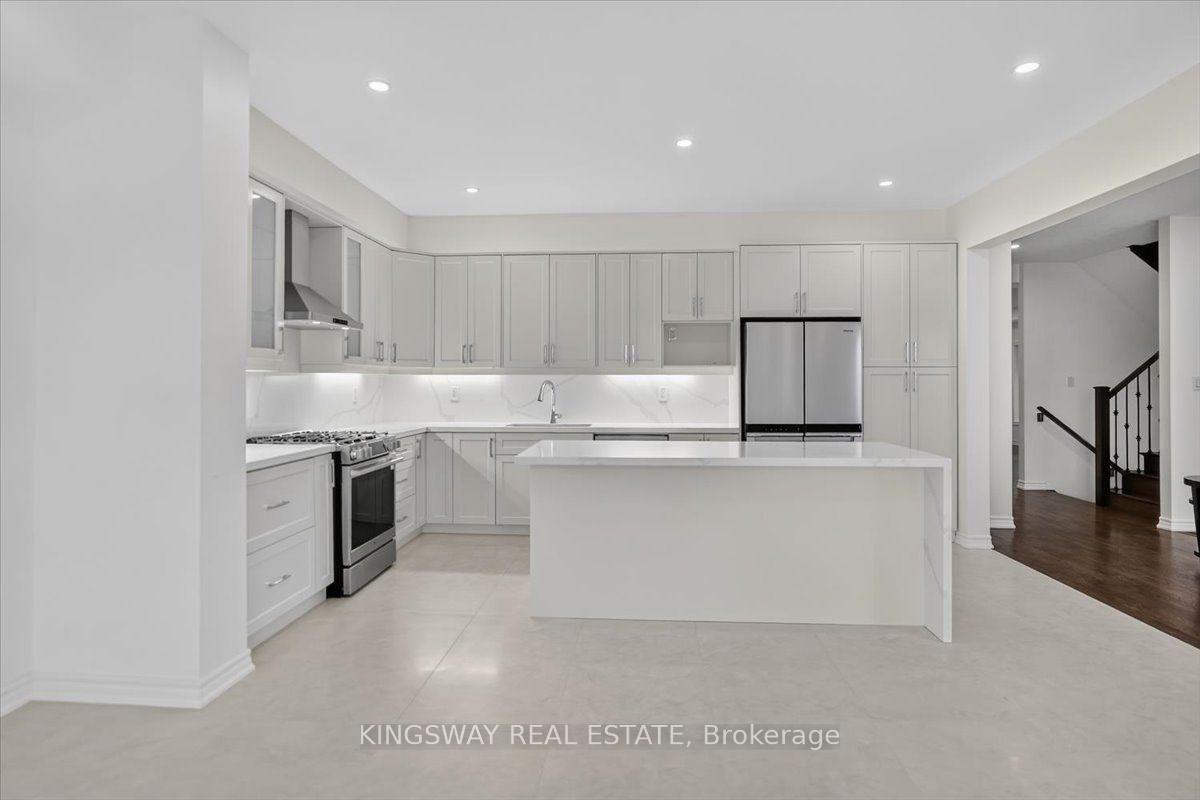 Photo 14 of 8 Monkton Circle, Brampton, Credit Valley — HOMEH