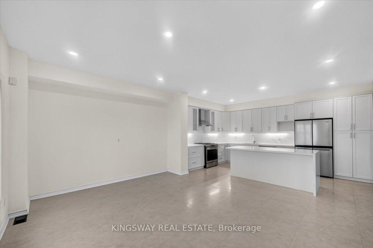 Photo 15 of 8 Monkton Circle, Brampton, Credit Valley — HOMEH