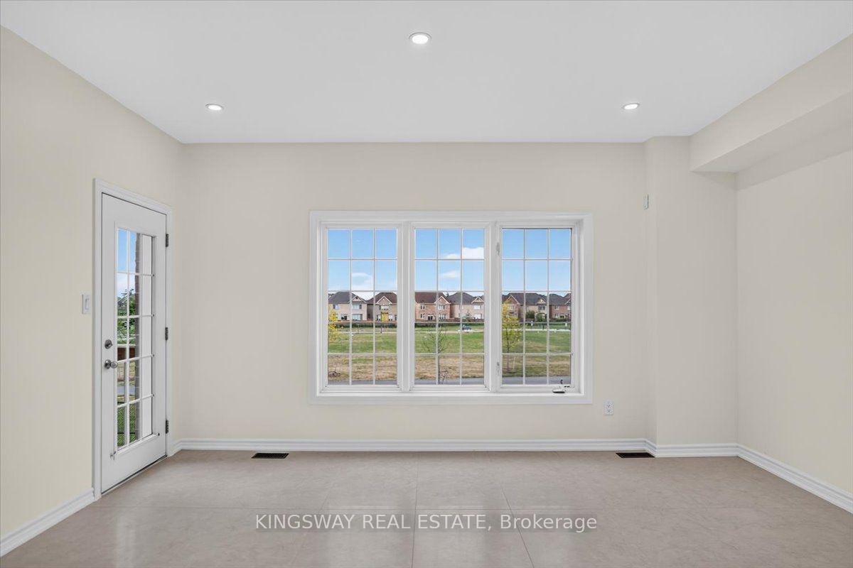 Photo 17 of 8 Monkton Circle, Brampton, Credit Valley — HOMEH