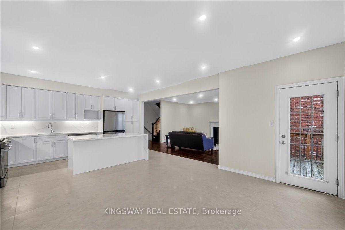 Photo 20 of 8 Monkton Circle, Brampton, Credit Valley — HOMEH