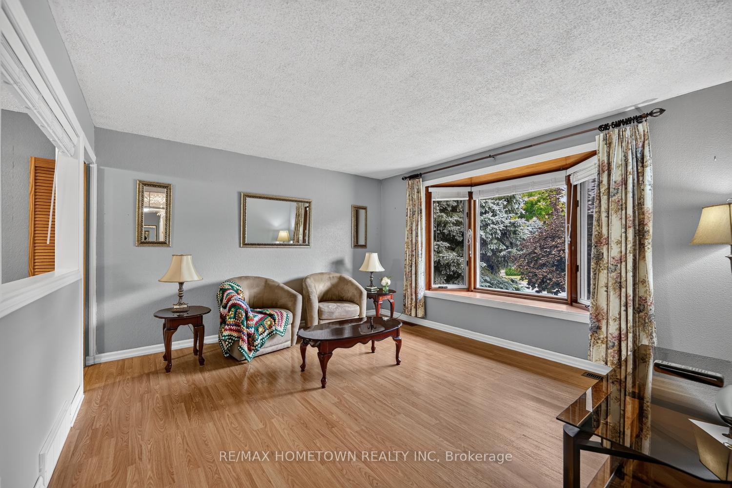 Photo 9 of 1362 Windsor Drive, Brockville, Brockville — HOMEH