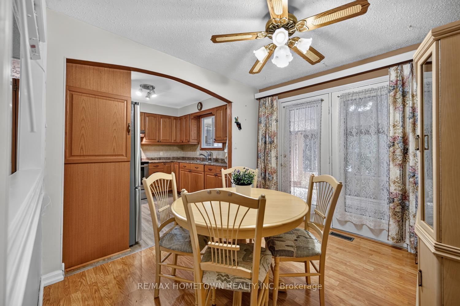 Photo 11 of 1362 Windsor Drive, Brockville, Brockville — HOMEH