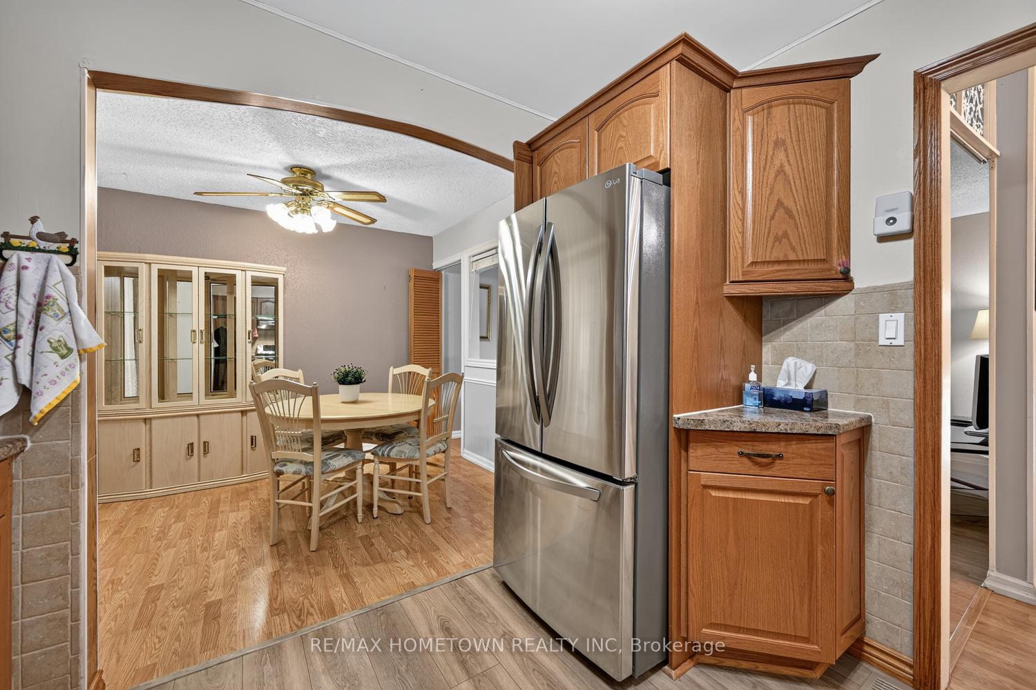 Photo 12 of 1362 Windsor Drive, Brockville, Brockville — HOMEH