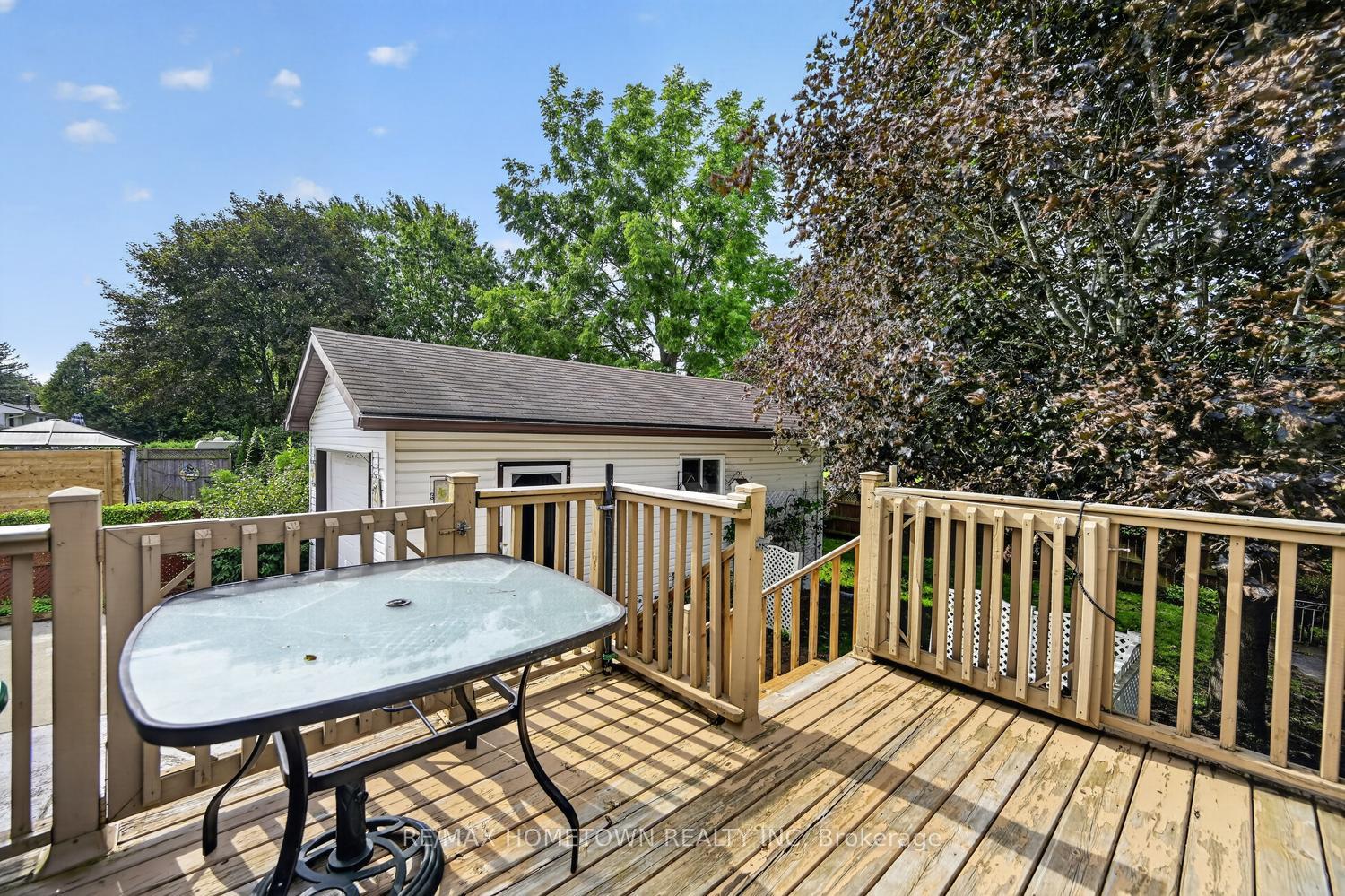 Photo 18 of 1362 Windsor Drive, Brockville, Brockville — HOMEH