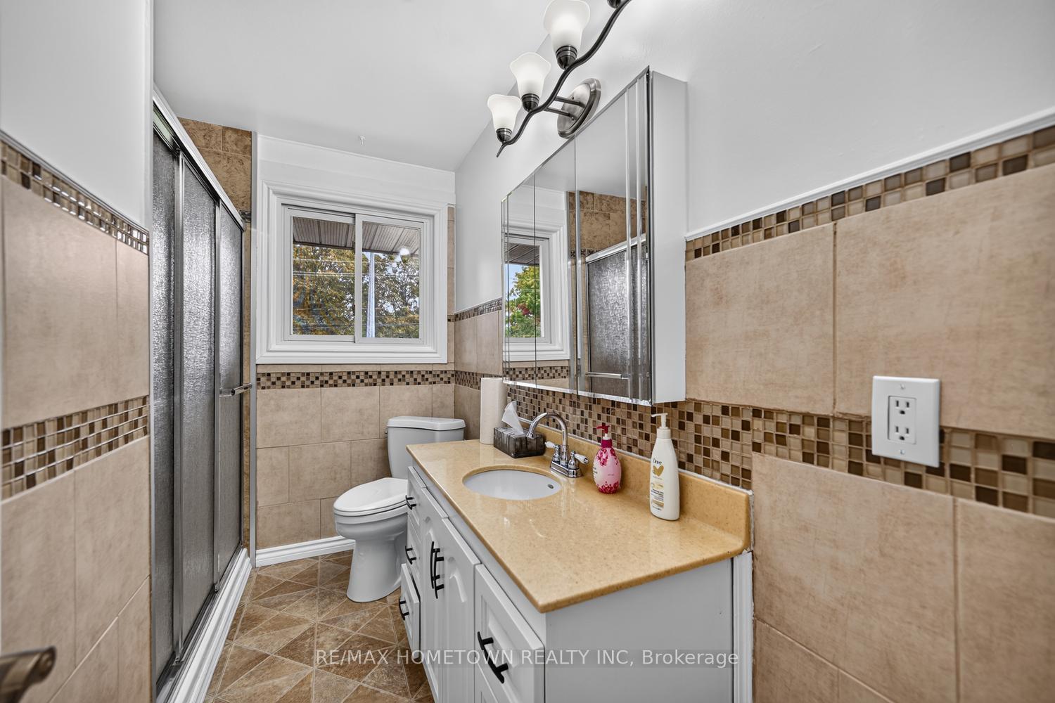 Photo 23 of 1362 Windsor Drive, Brockville, Brockville — HOMEH