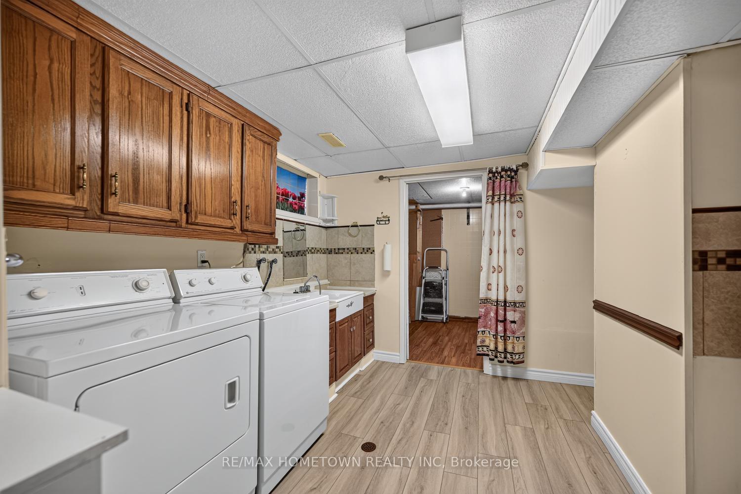 Photo 31 of 1362 Windsor Drive, Brockville, Brockville — HOMEH