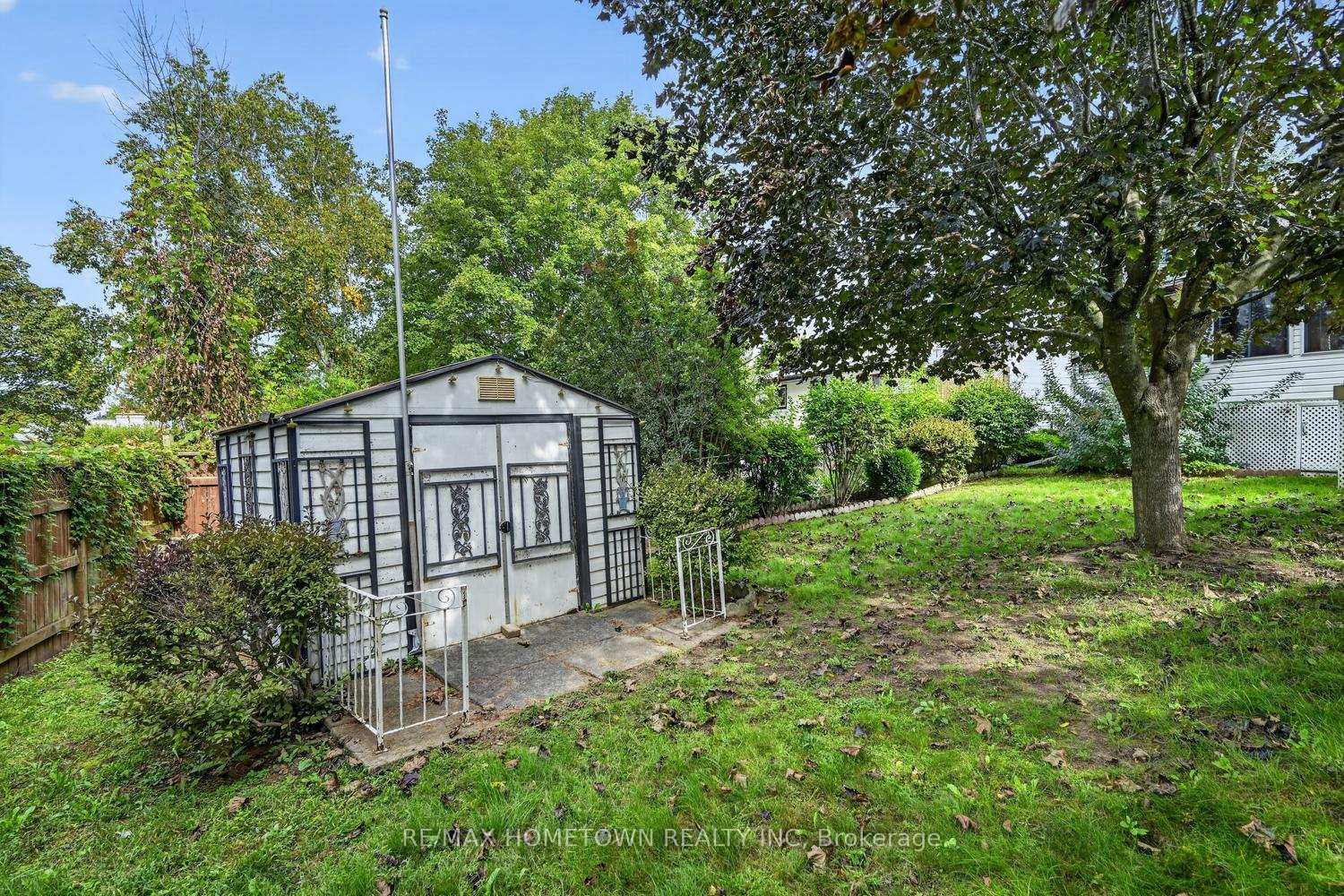 Photo 38 of 1362 Windsor Drive, Brockville, Brockville — HOMEH