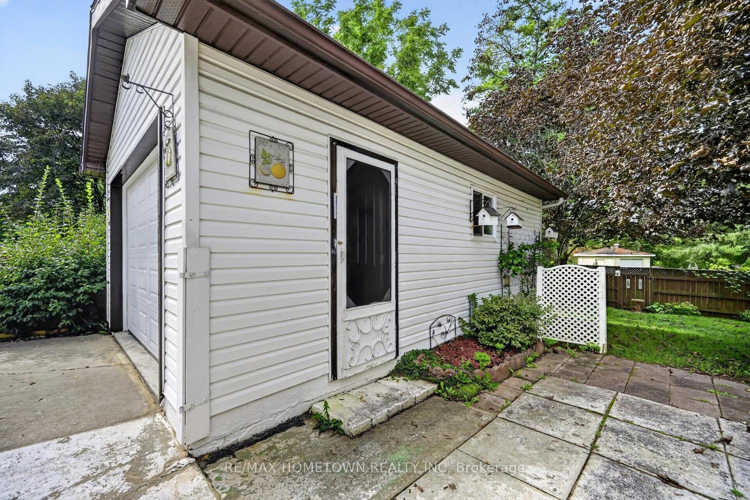 Photo 40 of 1362 Windsor Drive, Brockville, Brockville — HOMEH