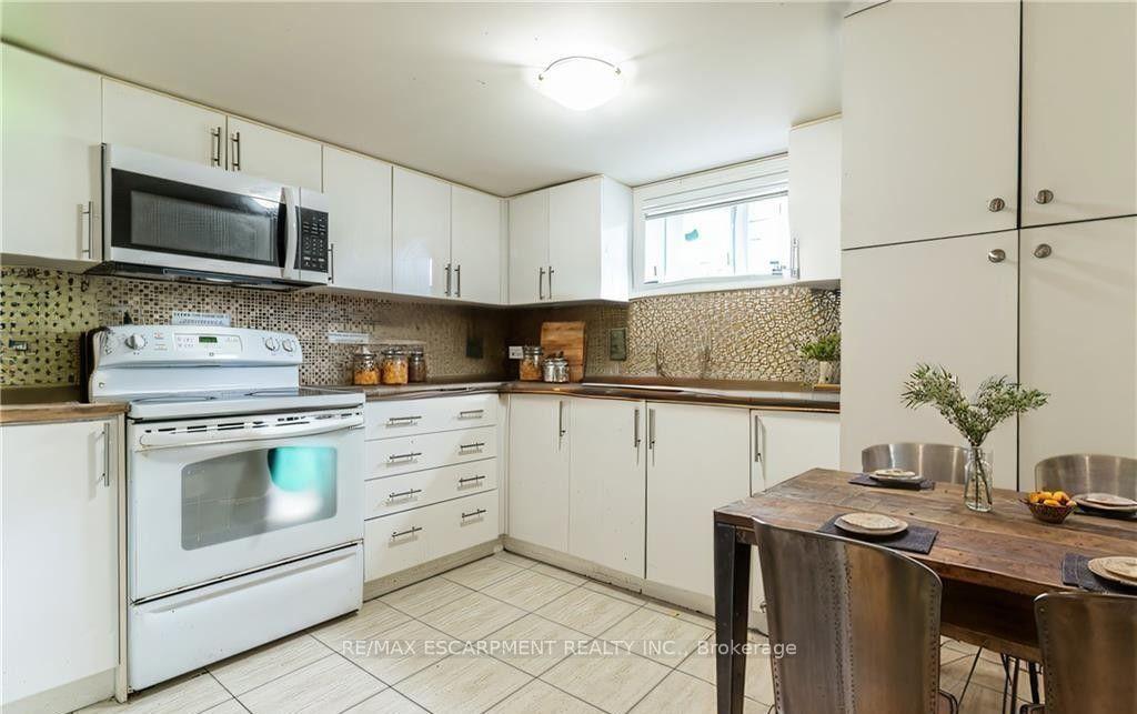 Photo 2 of Unit 2, 609 Mohawk Road E, Hamilton, Macassa — HOMEH