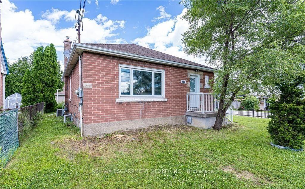 Photo 8 of Unit 2, 609 Mohawk Road E, Hamilton, Macassa — HOMEH