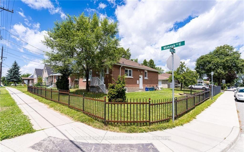 Photo 9 of Unit 2, 609 Mohawk Road E, Hamilton, Macassa — HOMEH