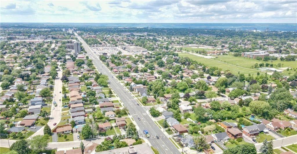 Photo 12 of Unit 2, 609 Mohawk Road E, Hamilton, Macassa — HOMEH