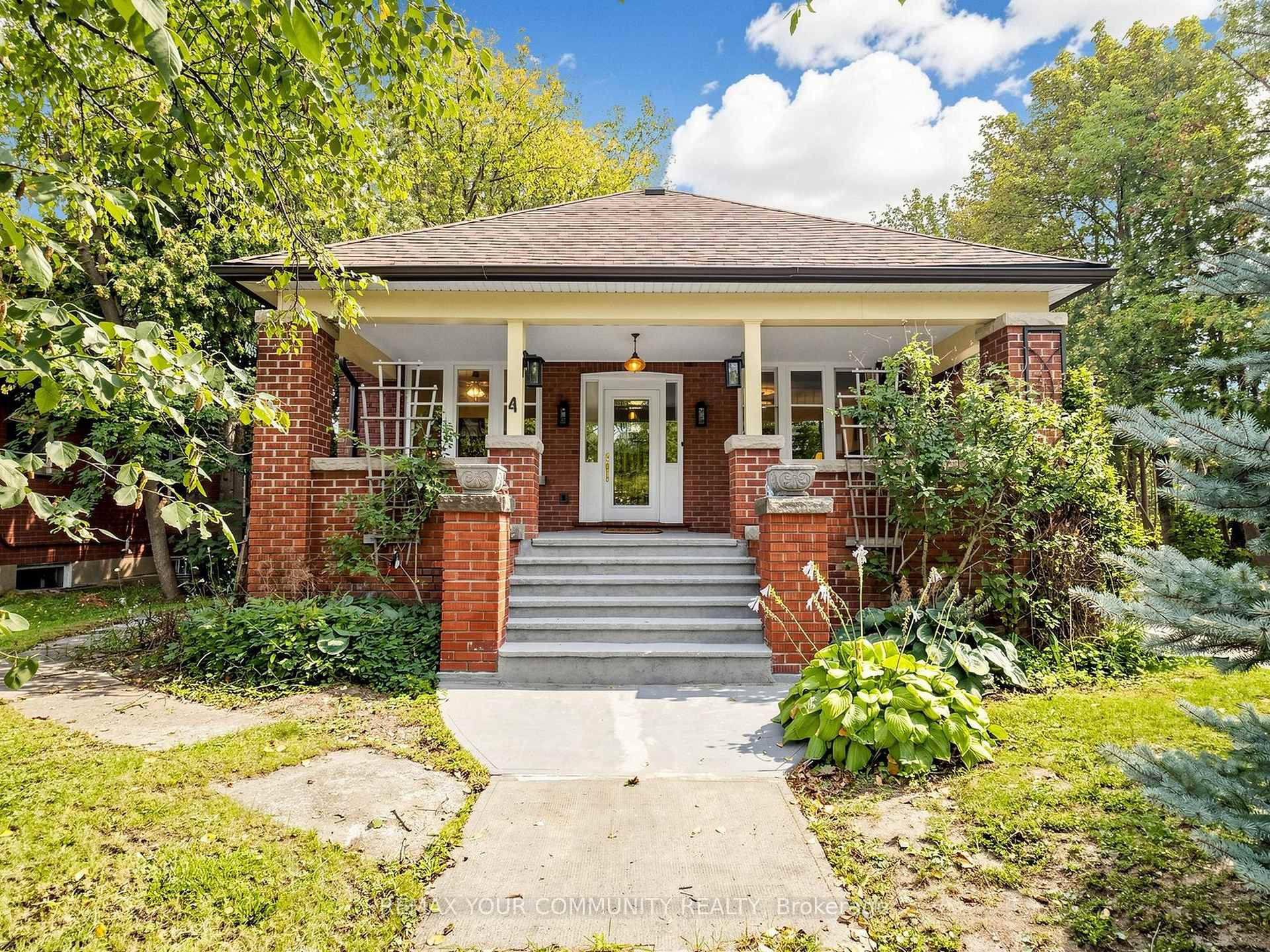 Photo of 6055 Main Street
