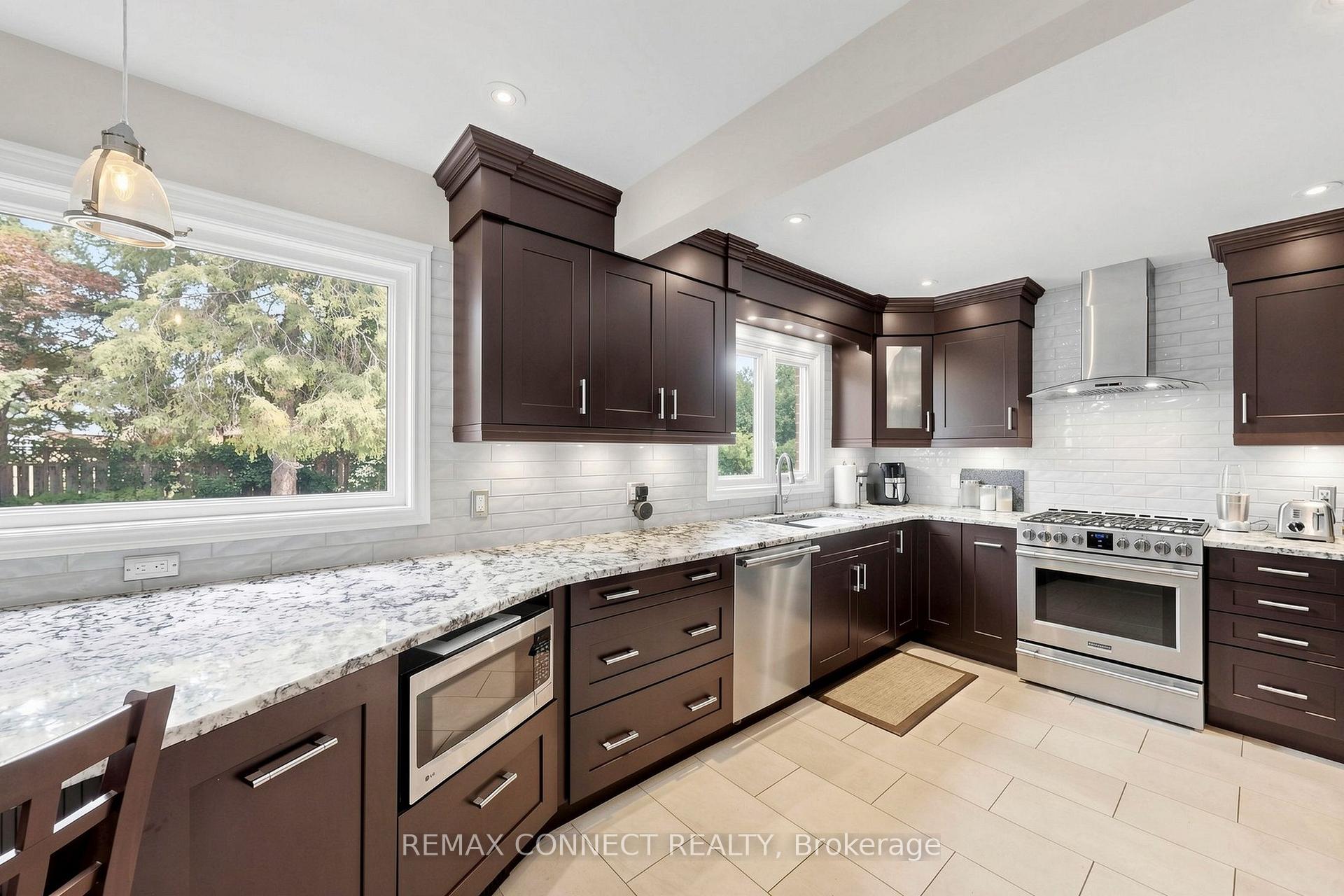 Photo 8 of 15 Satchell Boulevard, Scarborough, Centennial Scarborough — HOMEH