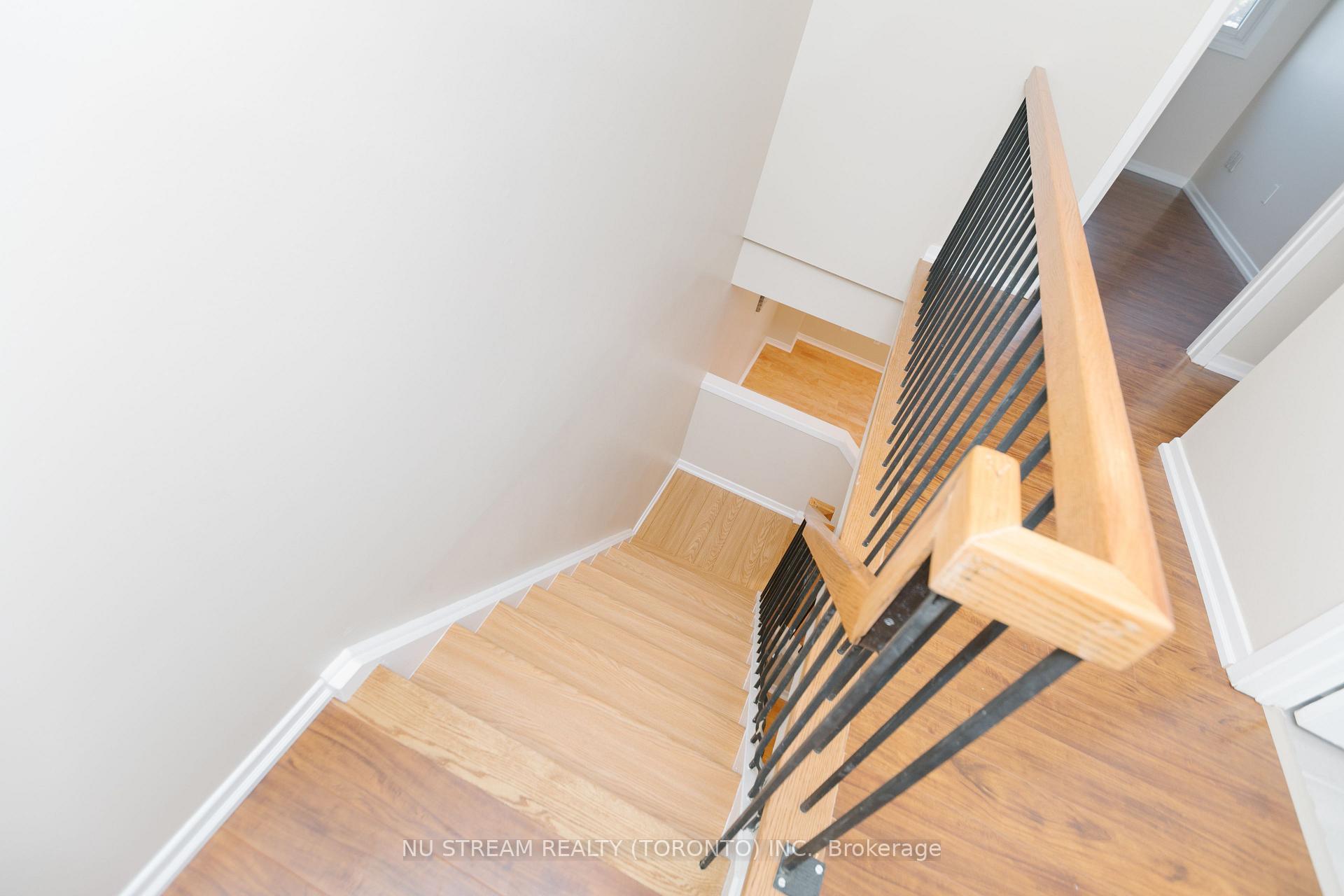 Photo 7 of 57 Gypsy Roseway, North York, Willowdale East — HOMEH