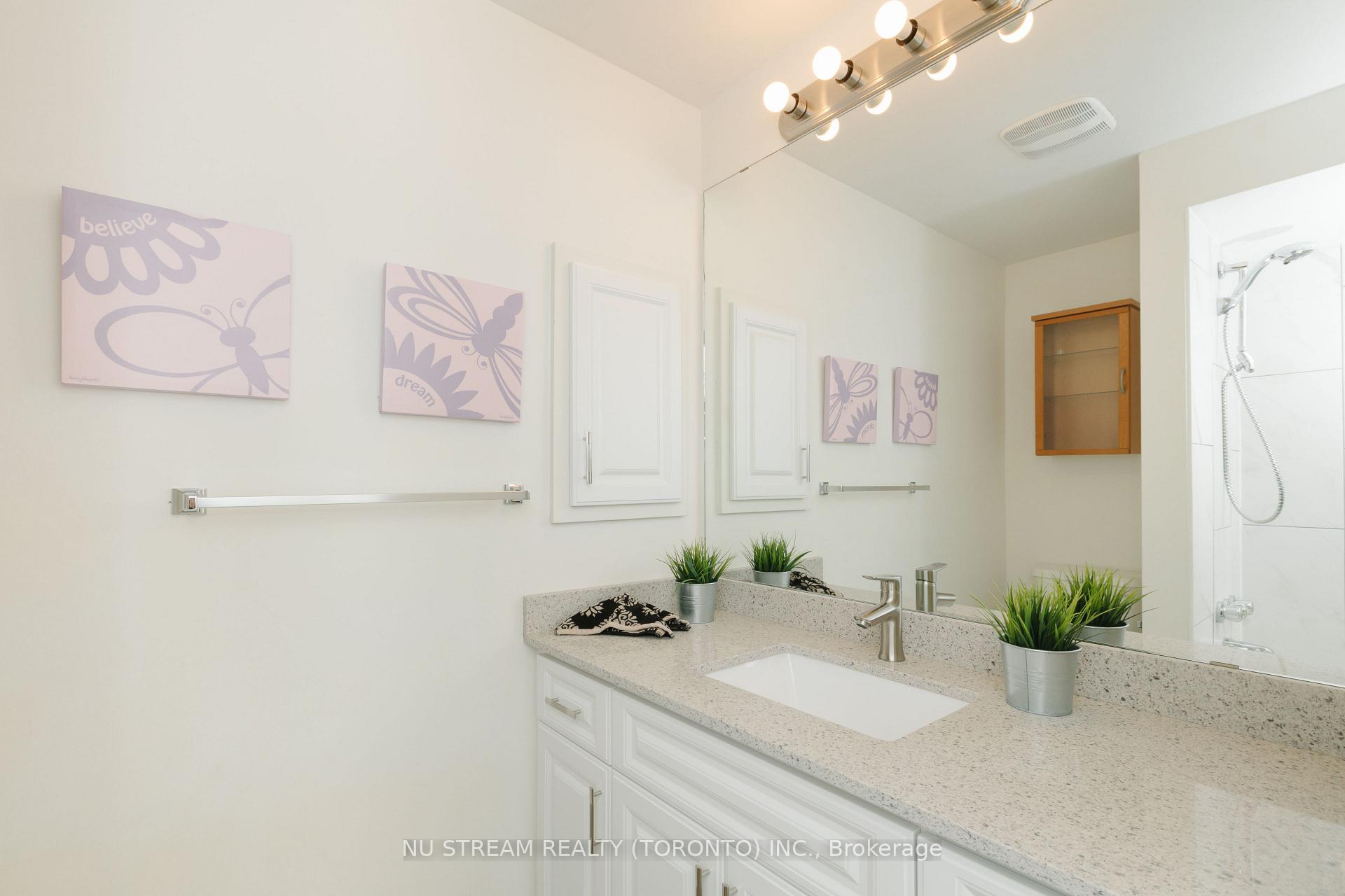 Photo 9 of 57 Gypsy Roseway, North York, Willowdale East — HOMEH