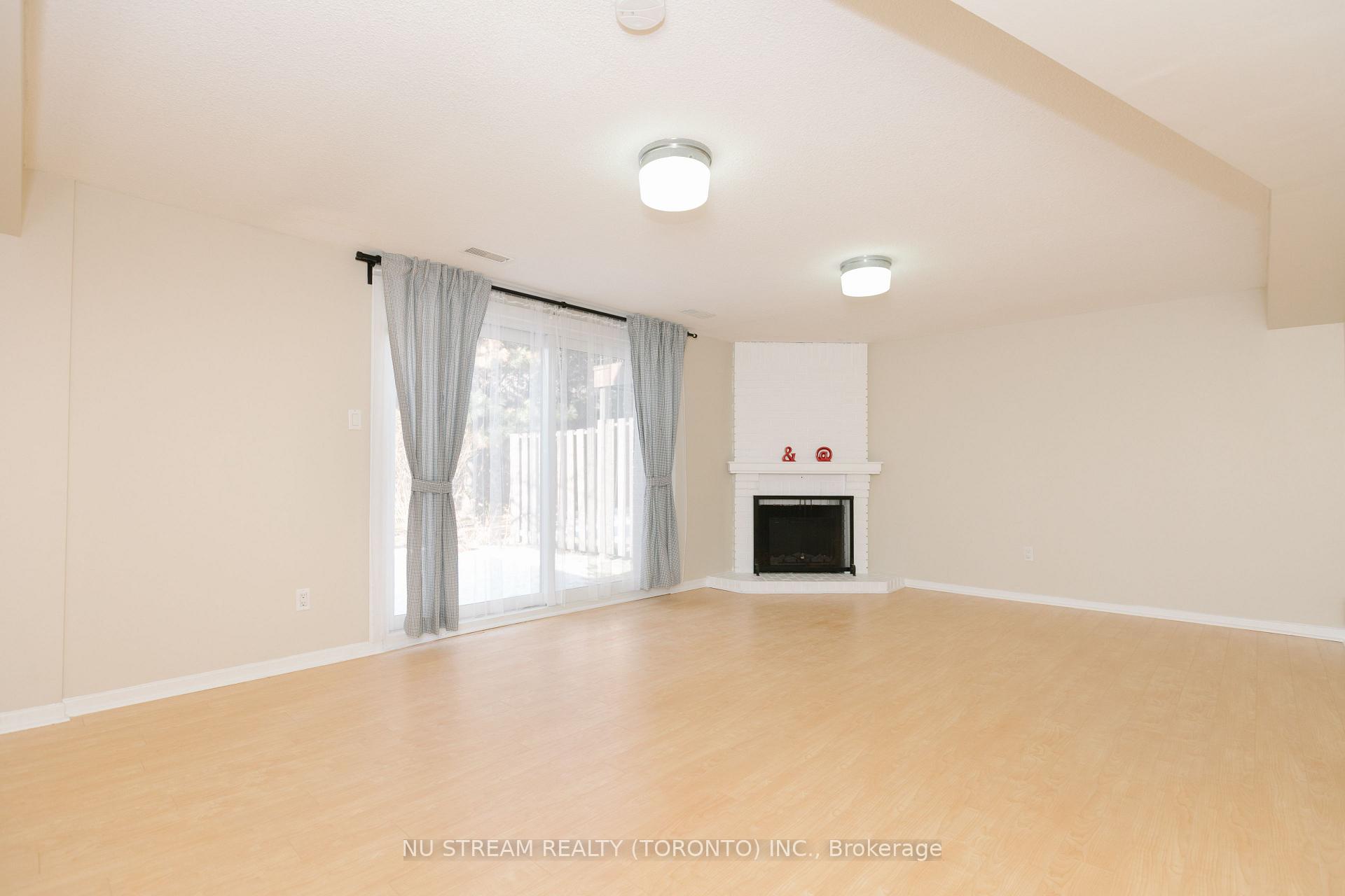 Photo 14 of 57 Gypsy Roseway, North York, Willowdale East — HOMEH