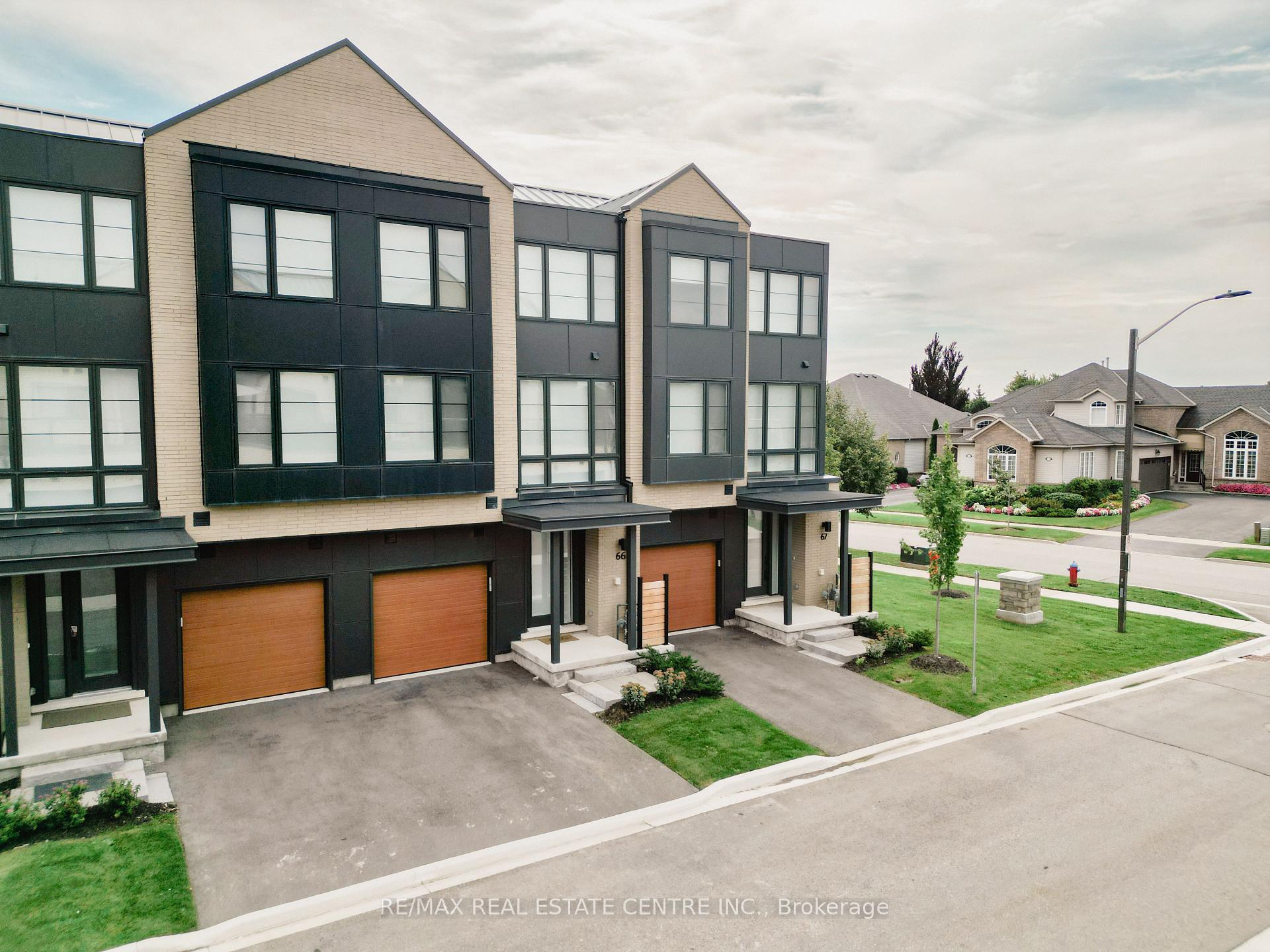 Photo 2 of Unit 66, 2273 Turnberry Drive, Burlington, Rose — HOMEH