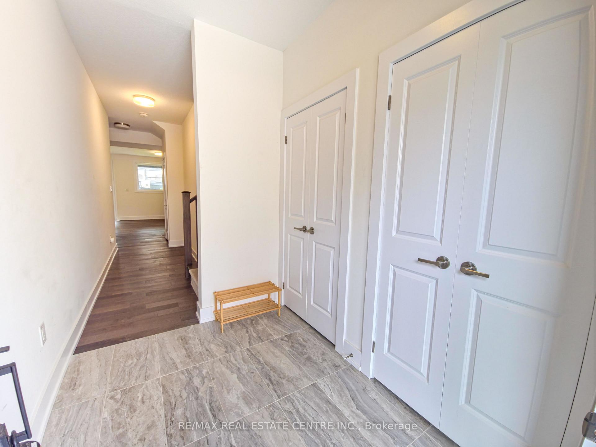 Photo 5 of Unit 66, 2273 Turnberry Drive, Burlington, Rose — HOMEH