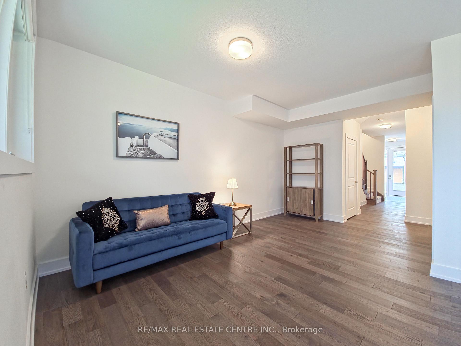 Photo 8 of Unit 66, 2273 Turnberry Drive, Burlington, Rose — HOMEH