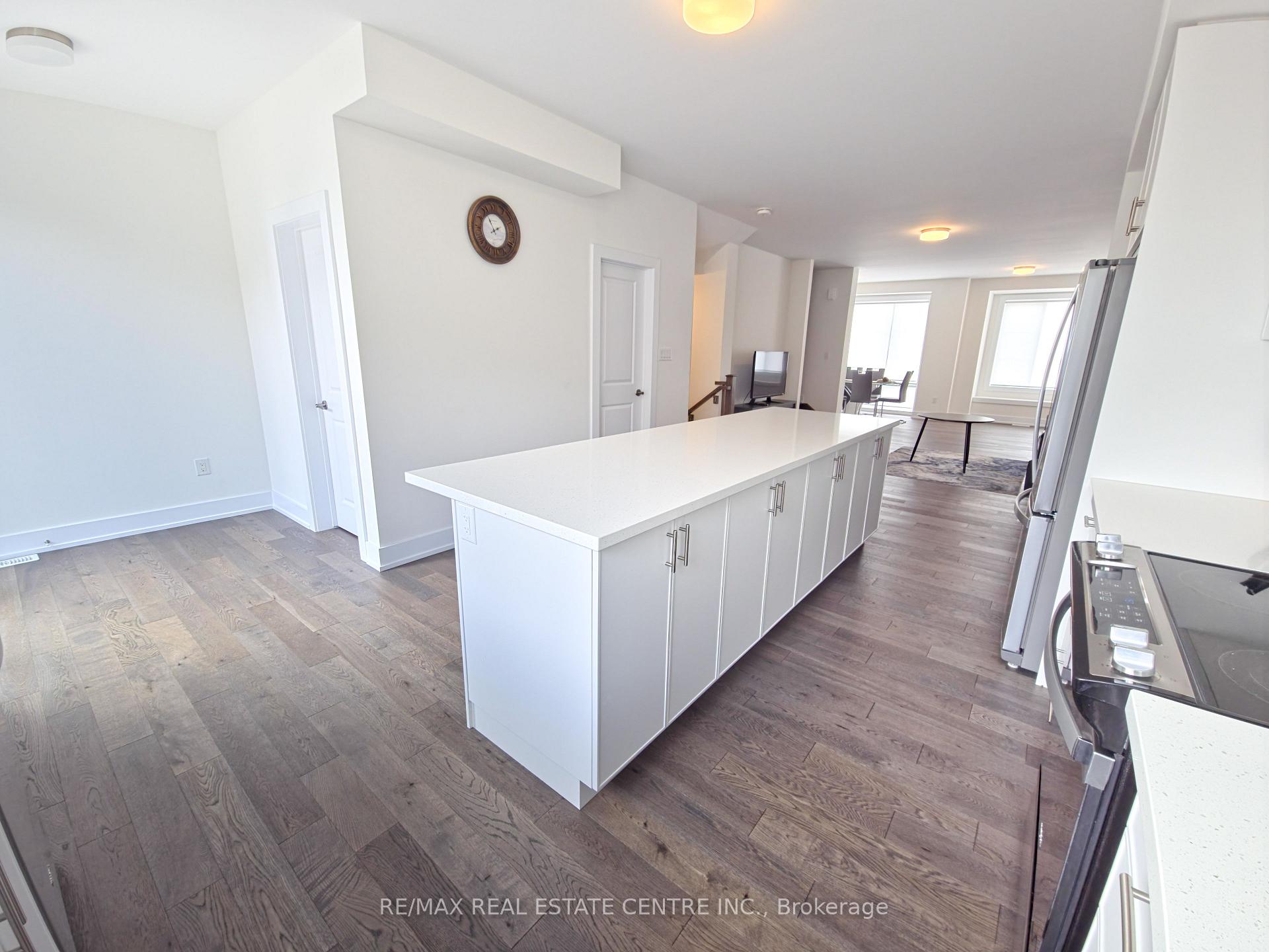 Photo 14 of Unit 66, 2273 Turnberry Drive, Burlington, Rose — HOMEH