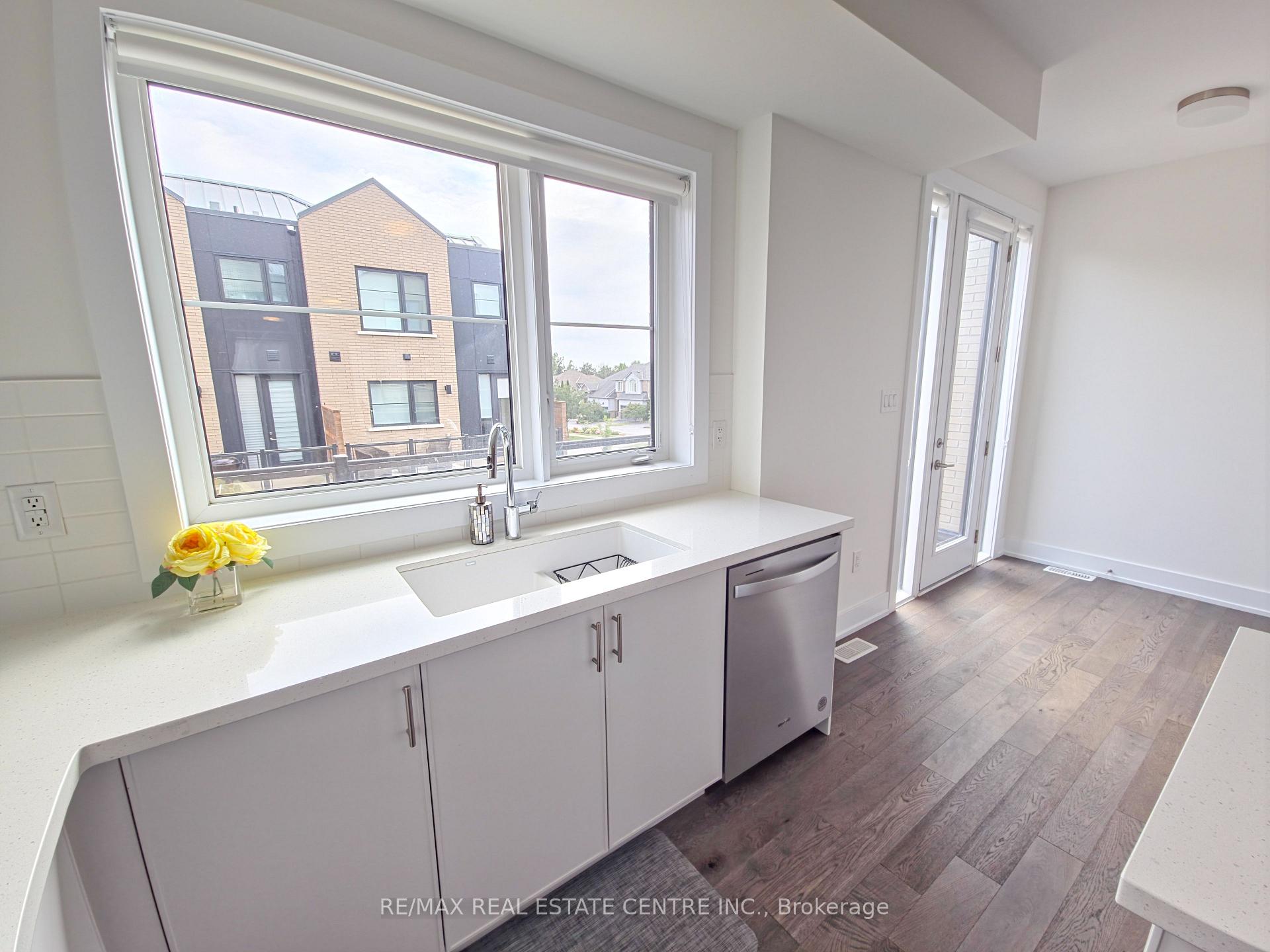 Photo 19 of Unit 66, 2273 Turnberry Drive, Burlington, Rose — HOMEH