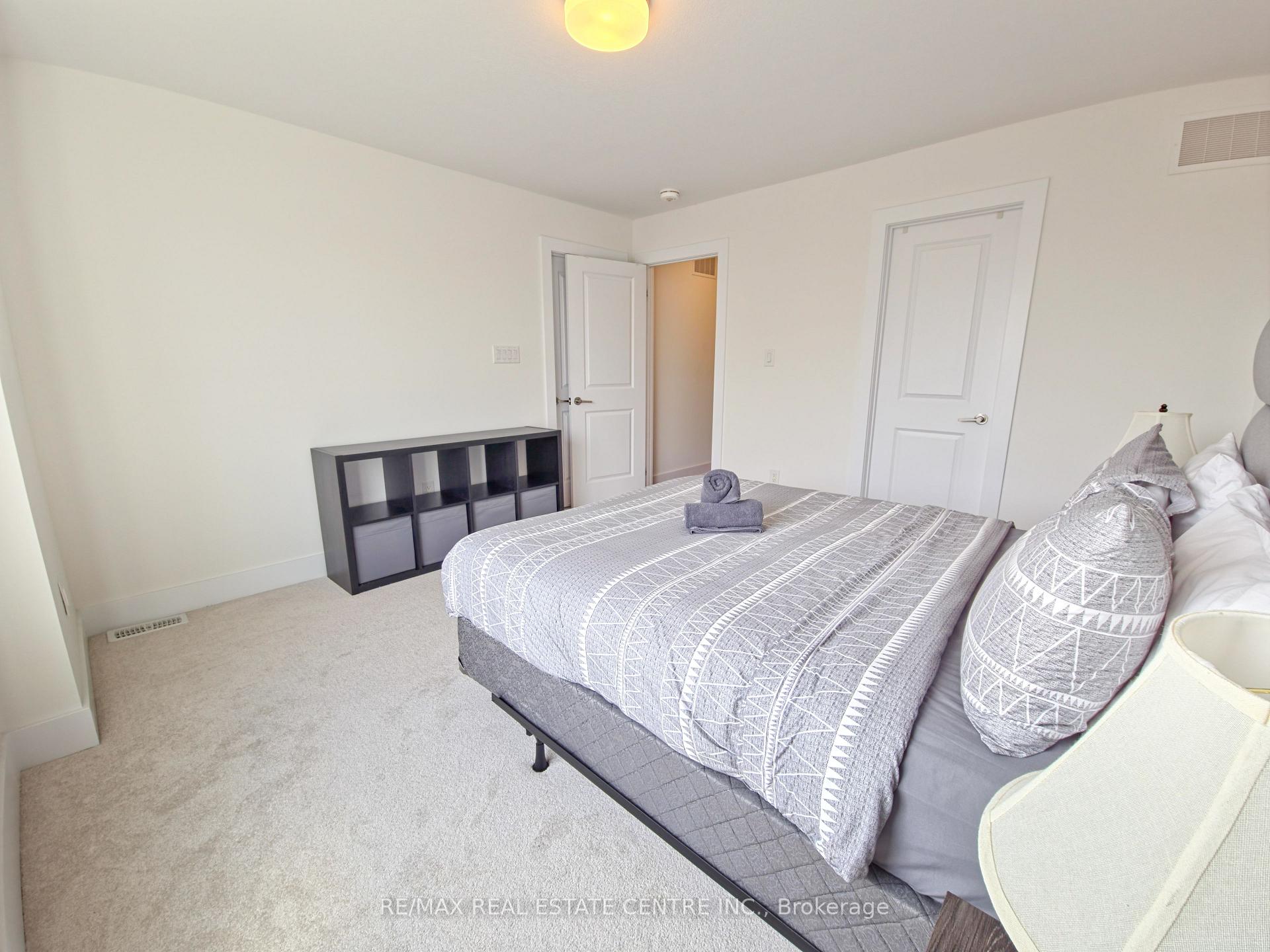Photo 31 of Unit 66, 2273 Turnberry Drive, Burlington, Rose — HOMEH