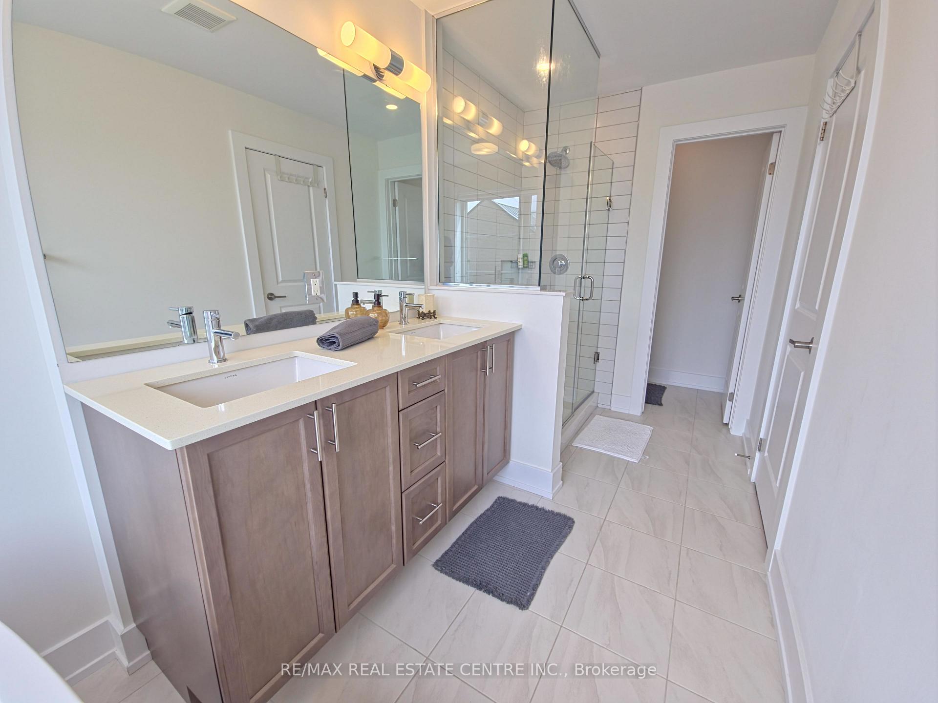 Photo 33 of Unit 66, 2273 Turnberry Drive, Burlington, Rose — HOMEH