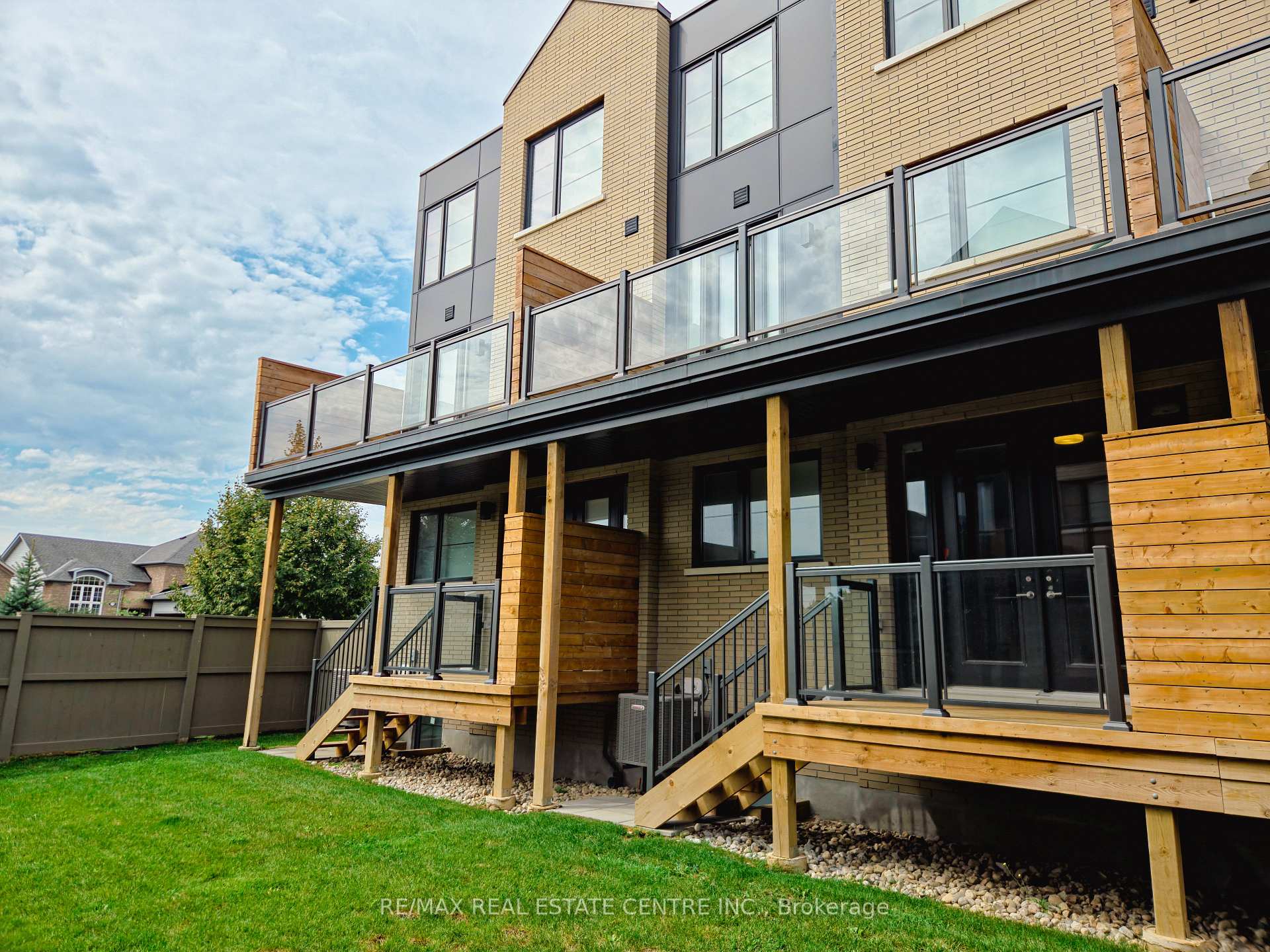 Photo 49 of Unit 66, 2273 Turnberry Drive, Burlington, Rose — HOMEH