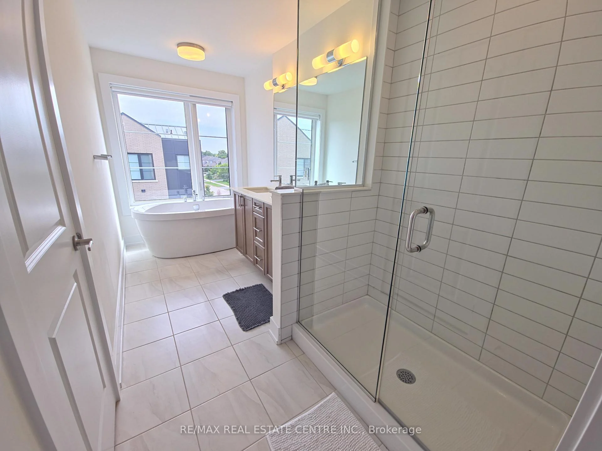 Photo 35 of Unit 66, 2273 Turnberry Drive, Burlington, Rose — HOMEH
