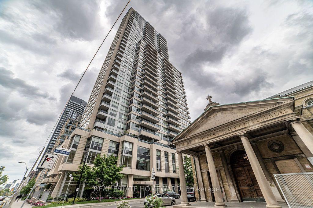 Front of Unit 1407, 500 Sherbourne Street