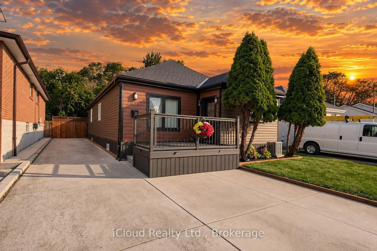 Photo 2 of 623 Knox Avenue, Hamilton, Parkview — HOMEH