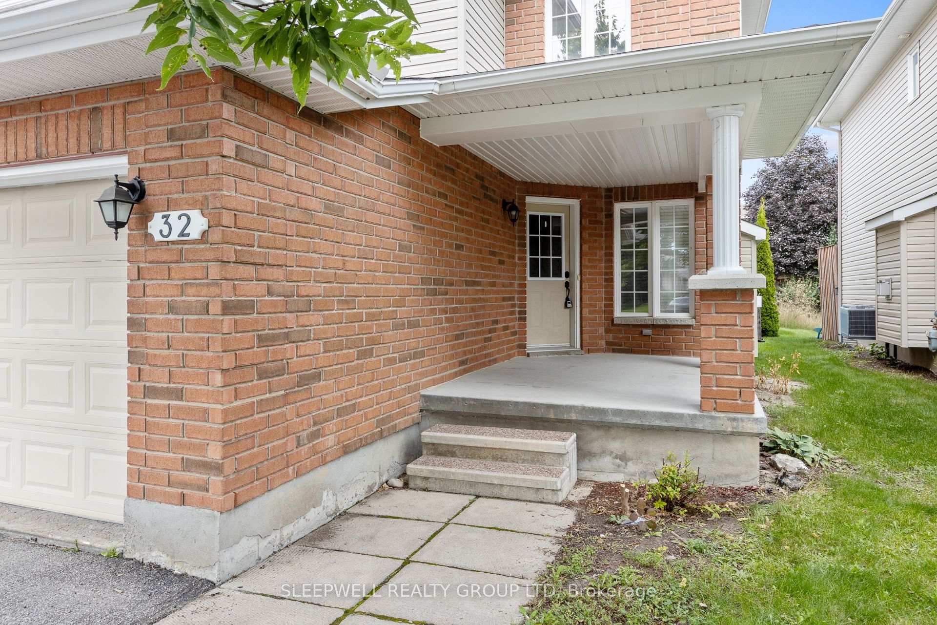Photo 2 of 32 Moe Robillard Street, Arnprior, Arnprior — HOMEH