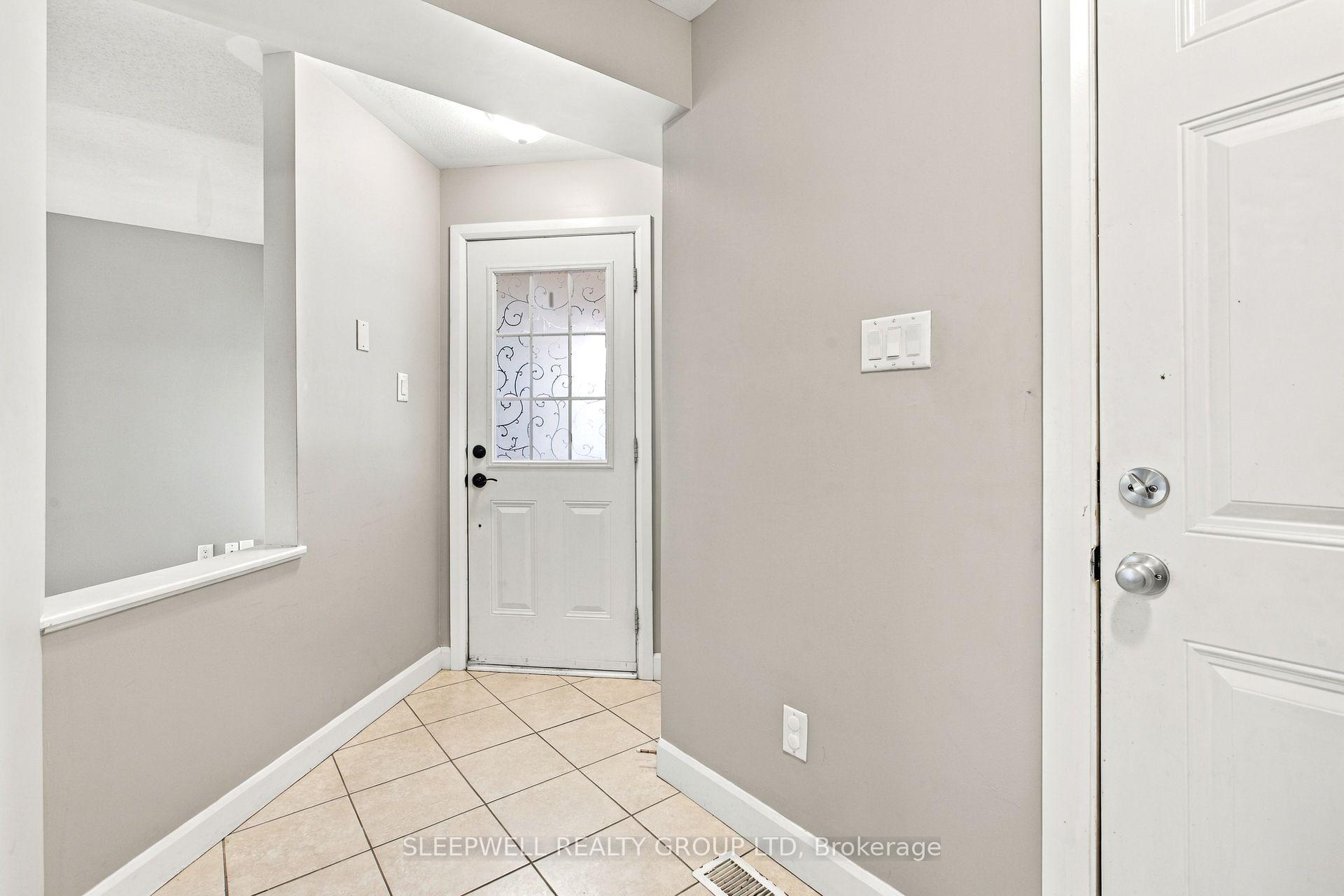 Photo 3 of 32 Moe Robillard Street, Arnprior, Arnprior — HOMEH