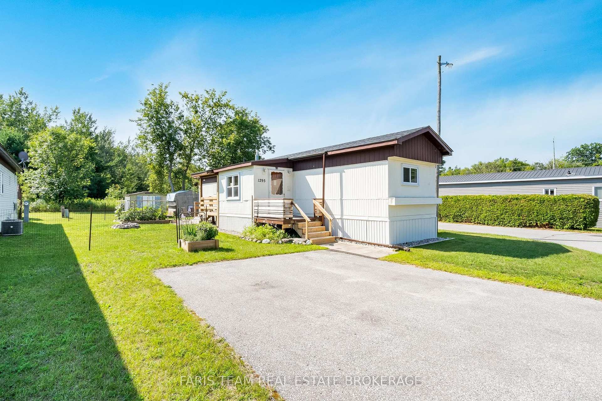Photo of 1295 Hilltop Road
