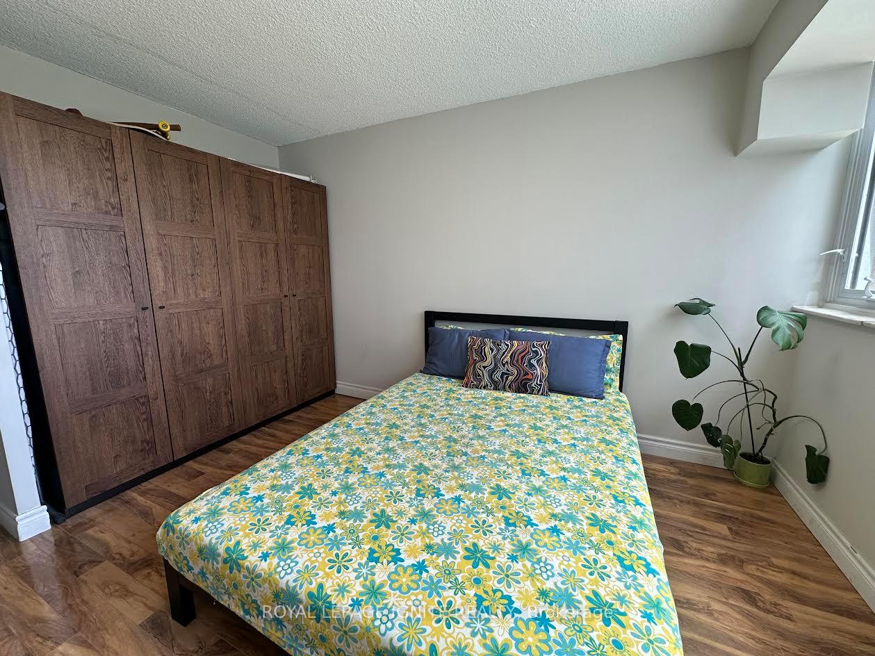 Photo 26 of Unit 407, 20 Speers Road, Oakville, Central — HOMEH