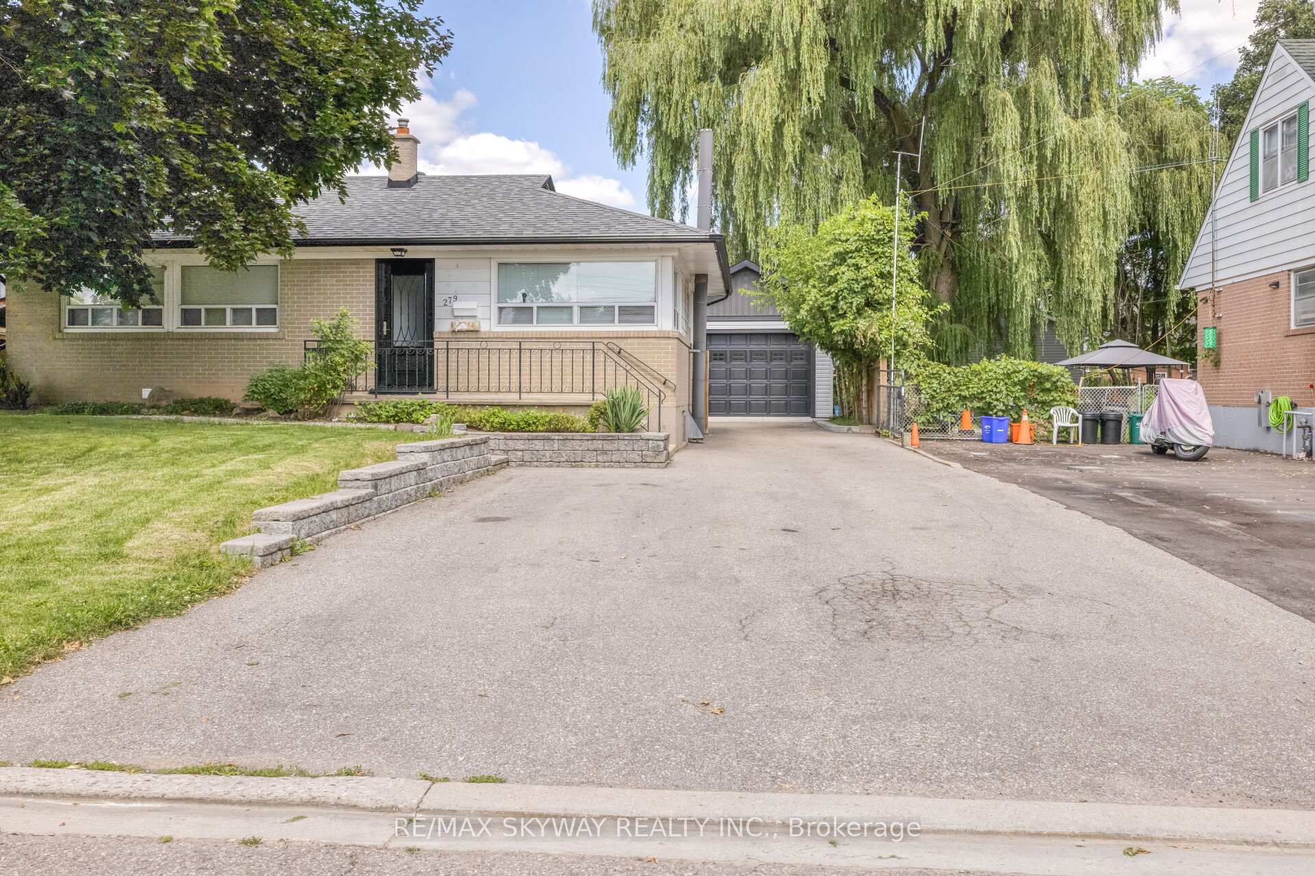 Photo 1 of Unit Upper, 279 Elmwood Crescent, Milton, Old Milton — HOMEH