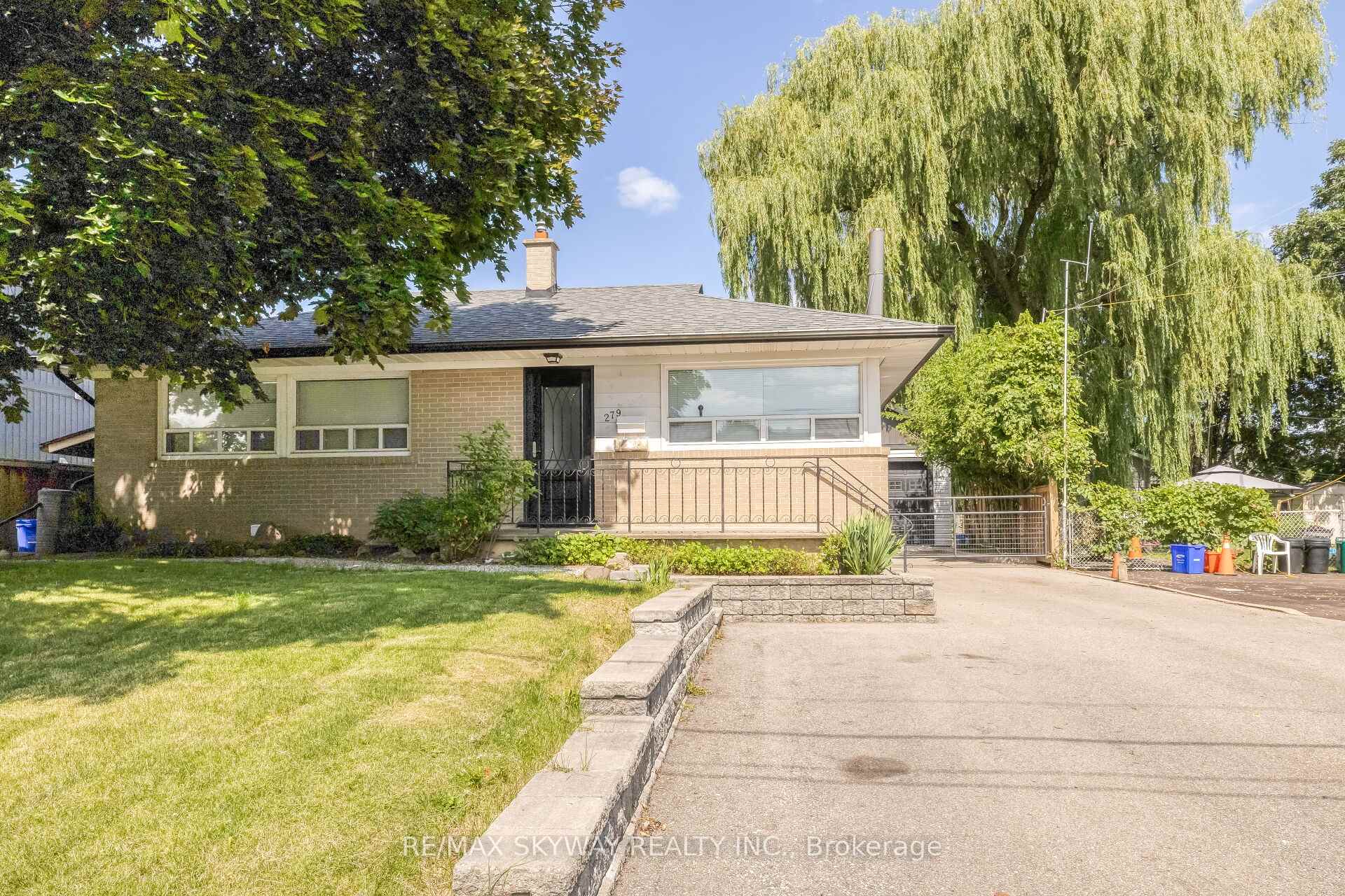 Photo 2 of Unit Upper, 279 Elmwood Crescent, Milton, Old Milton — HOMEH