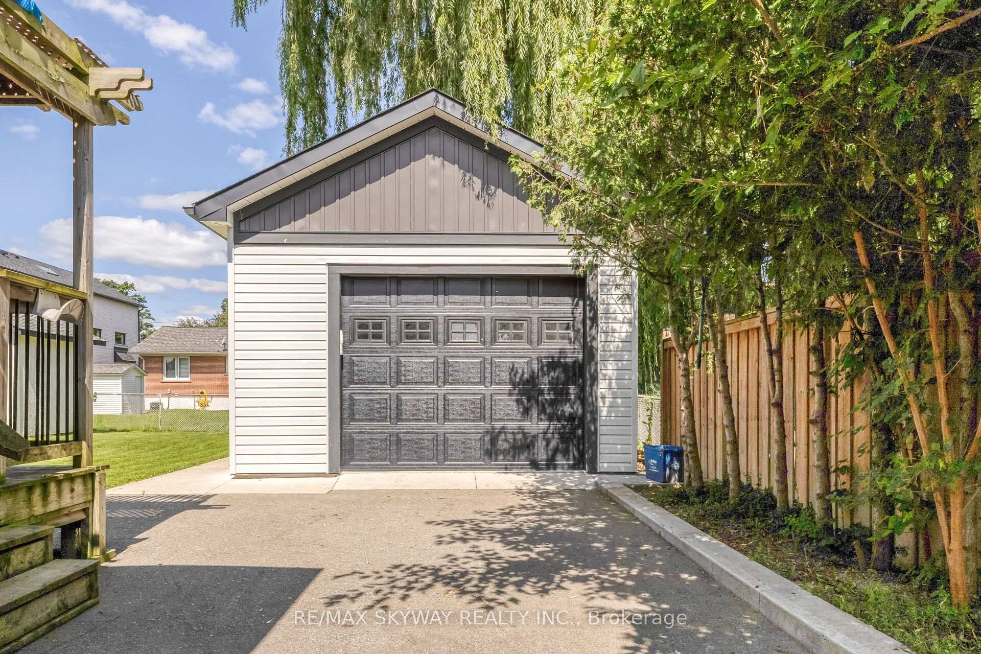Photo 4 of Unit Upper, 279 Elmwood Crescent, Milton, Old Milton — HOMEH