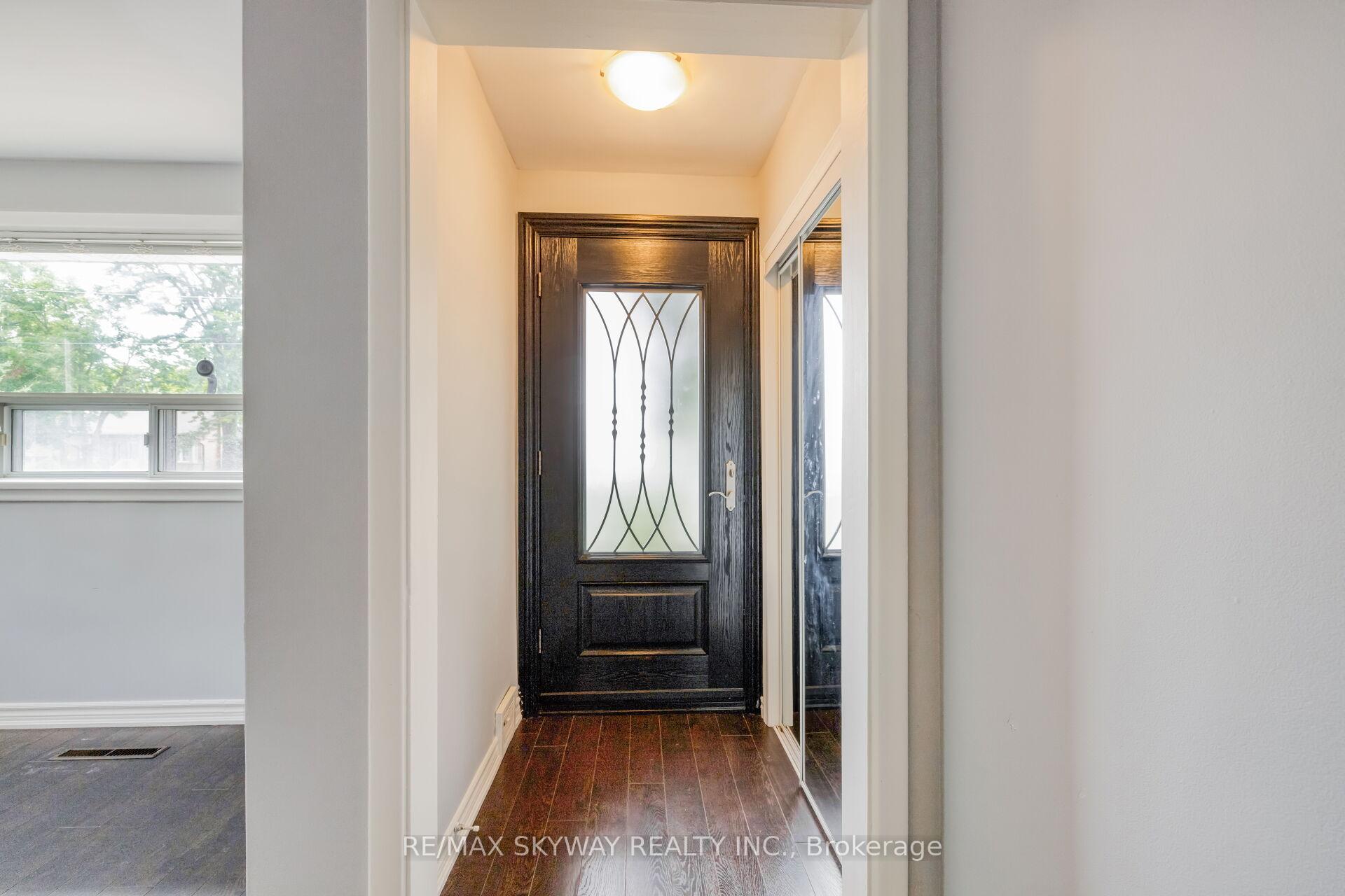 Photo 8 of Unit Upper, 279 Elmwood Crescent, Milton, Old Milton — HOMEH