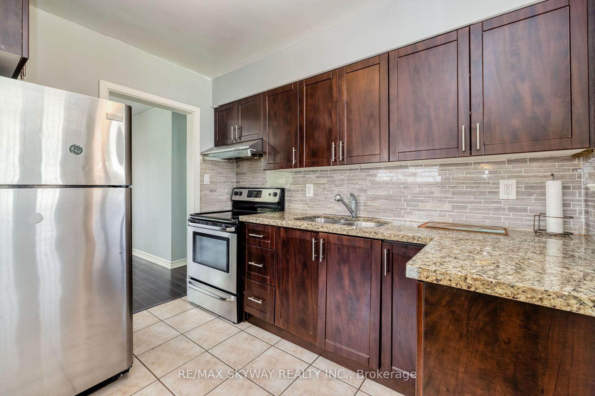 Photo 14 of Unit Upper, 279 Elmwood Crescent, Milton, Old Milton — HOMEH