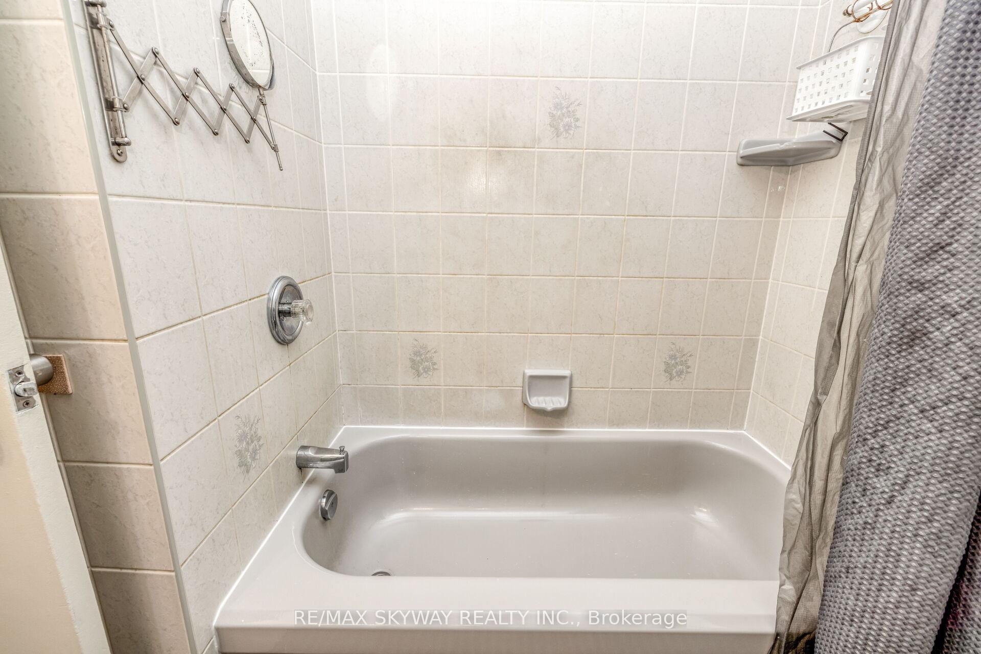Photo 23 of Unit Upper, 279 Elmwood Crescent, Milton, Old Milton — HOMEH