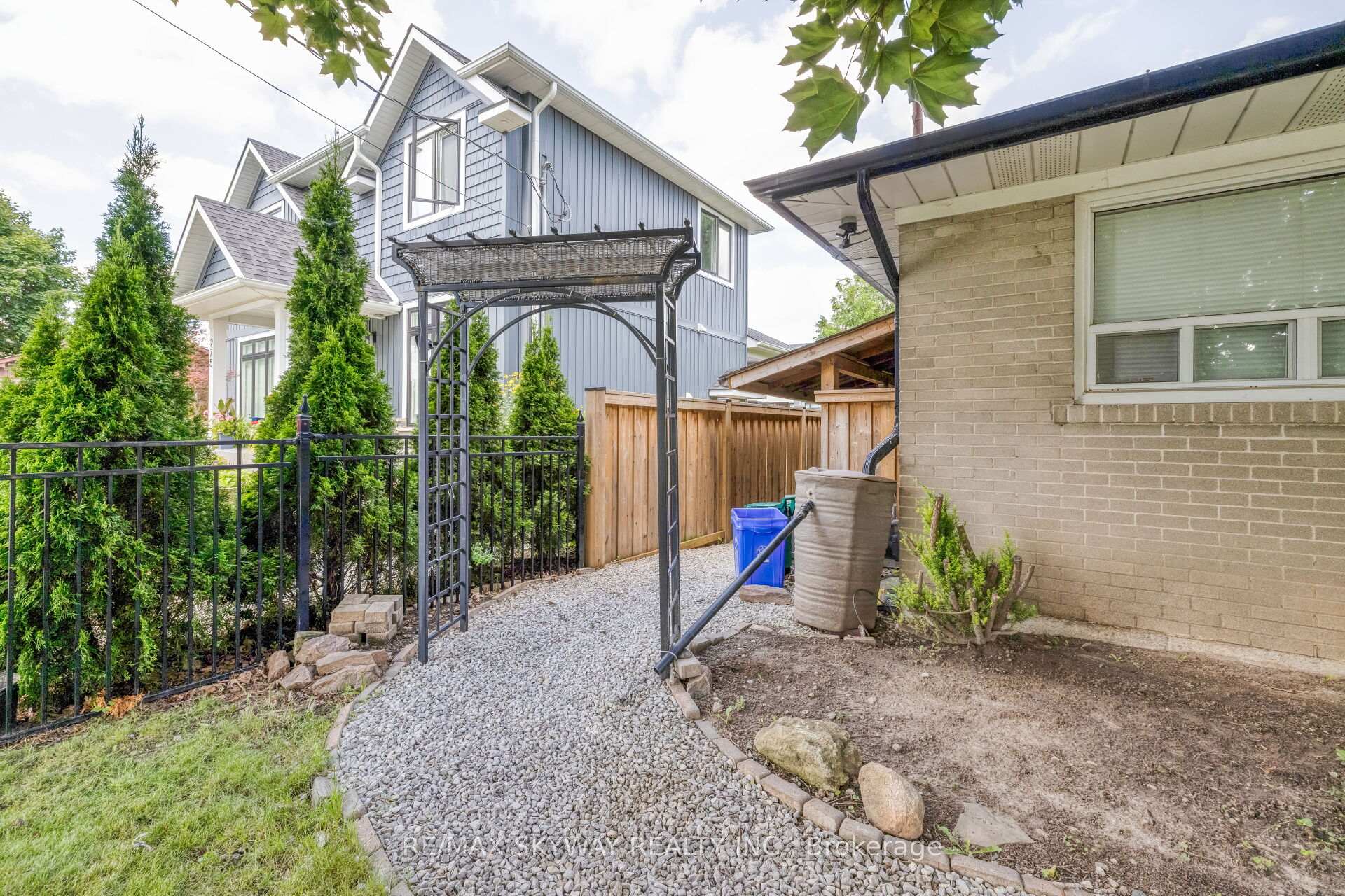 Photo 37 of Unit Upper, 279 Elmwood Crescent, Milton, Old Milton — HOMEH