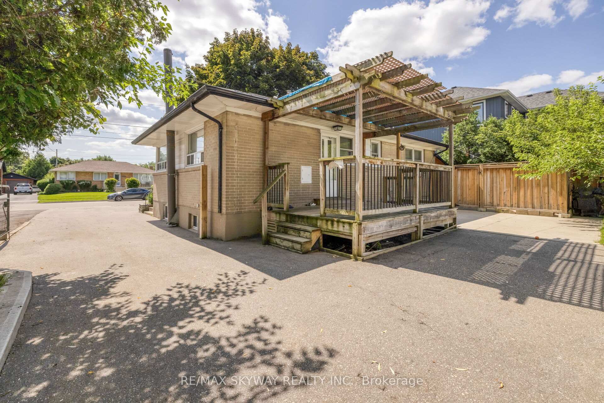 Photo 39 of Unit Upper, 279 Elmwood Crescent, Milton, Old Milton — HOMEH