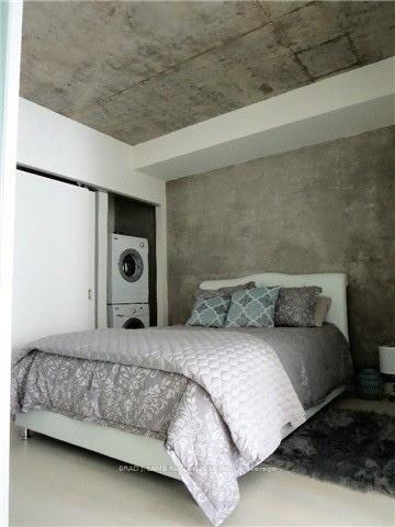 Photo 3 of Unit 1212, 111 Bathurst Street, Toronto, Waterfront Communities — HOMEH