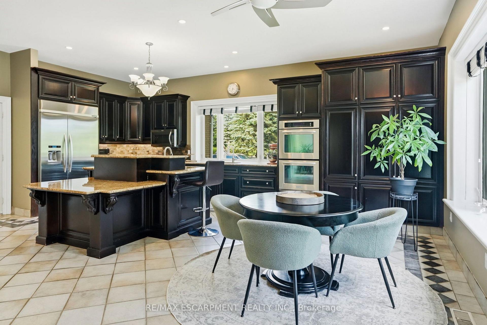 Photo 17 of 11 Palomino Drive, Hamilton, Rural Flamborough — HOMEH