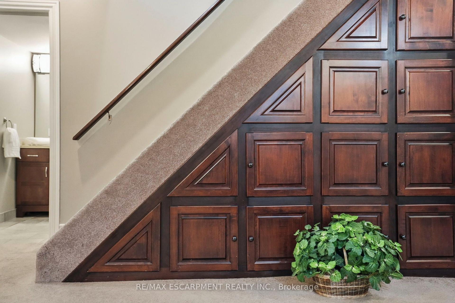 Photo 37 of 11 Palomino Drive, Hamilton, Rural Flamborough — HOMEH